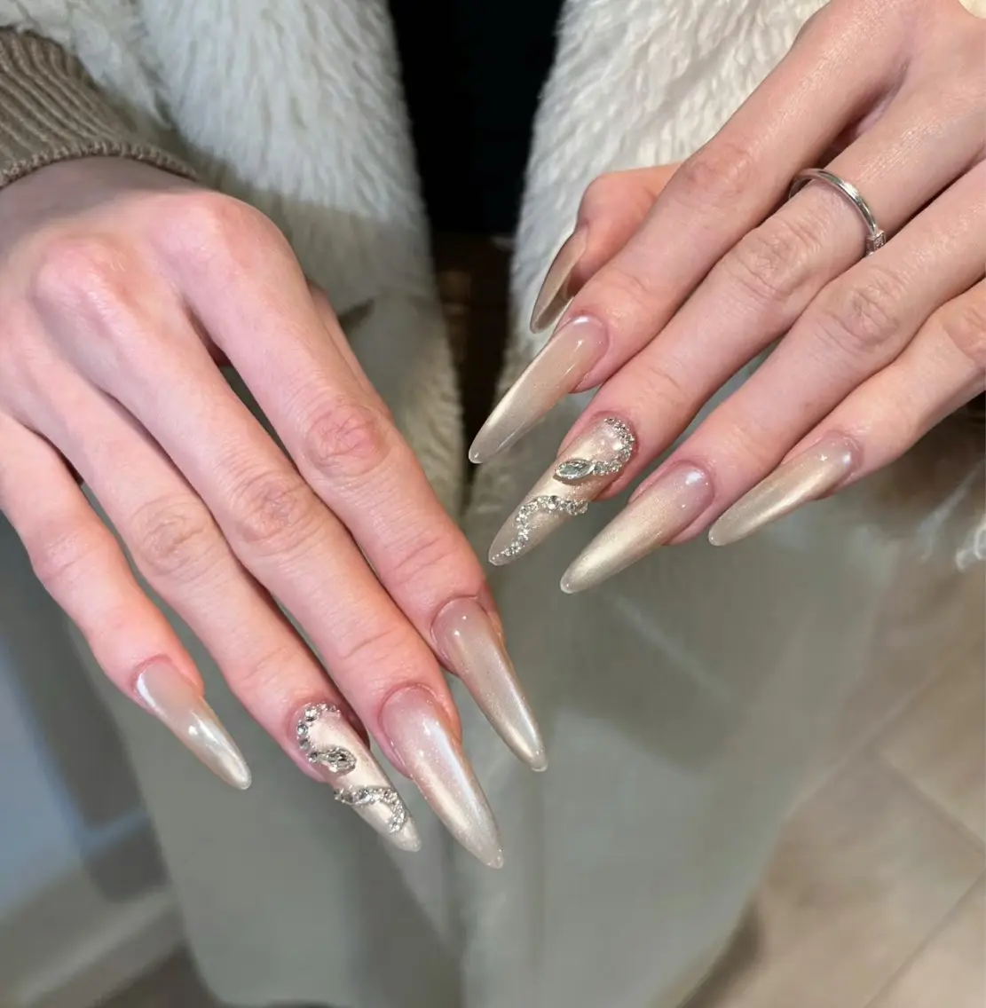 ネイル ハート 韓国ネイル オフィスネイル ワンカラーネイル シンプルネイル ハンドネイル Lynn_ Nailのネイルデザイン