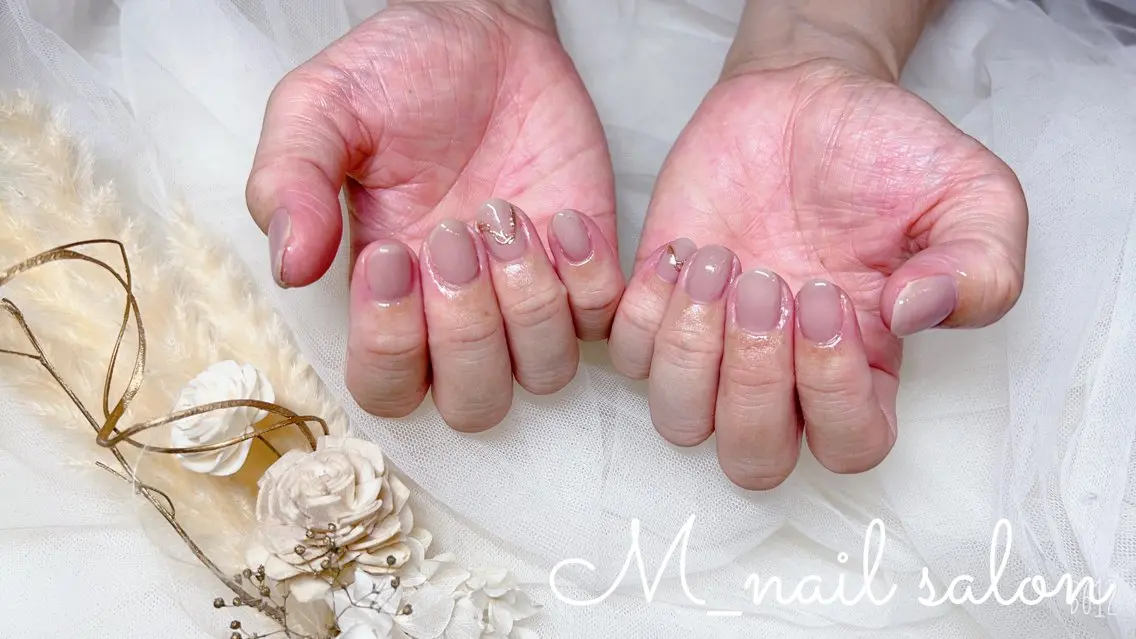 ネイル シンプルネイル M_ nail salonのネイルデザイン