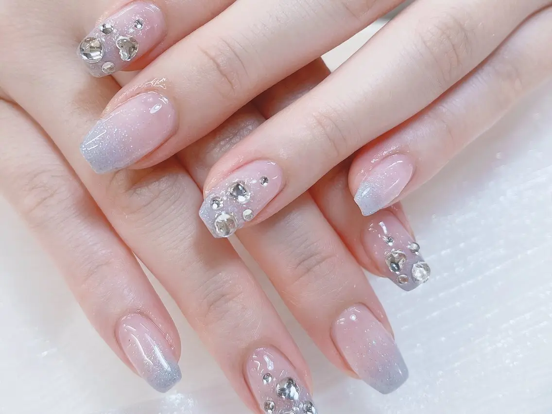 ネイル チークネイル 成人式 フレンチネイル グラデーション 氷ネイル・うるうるネイル ハンドネイル DUO MI nail salonのネイルデザイン