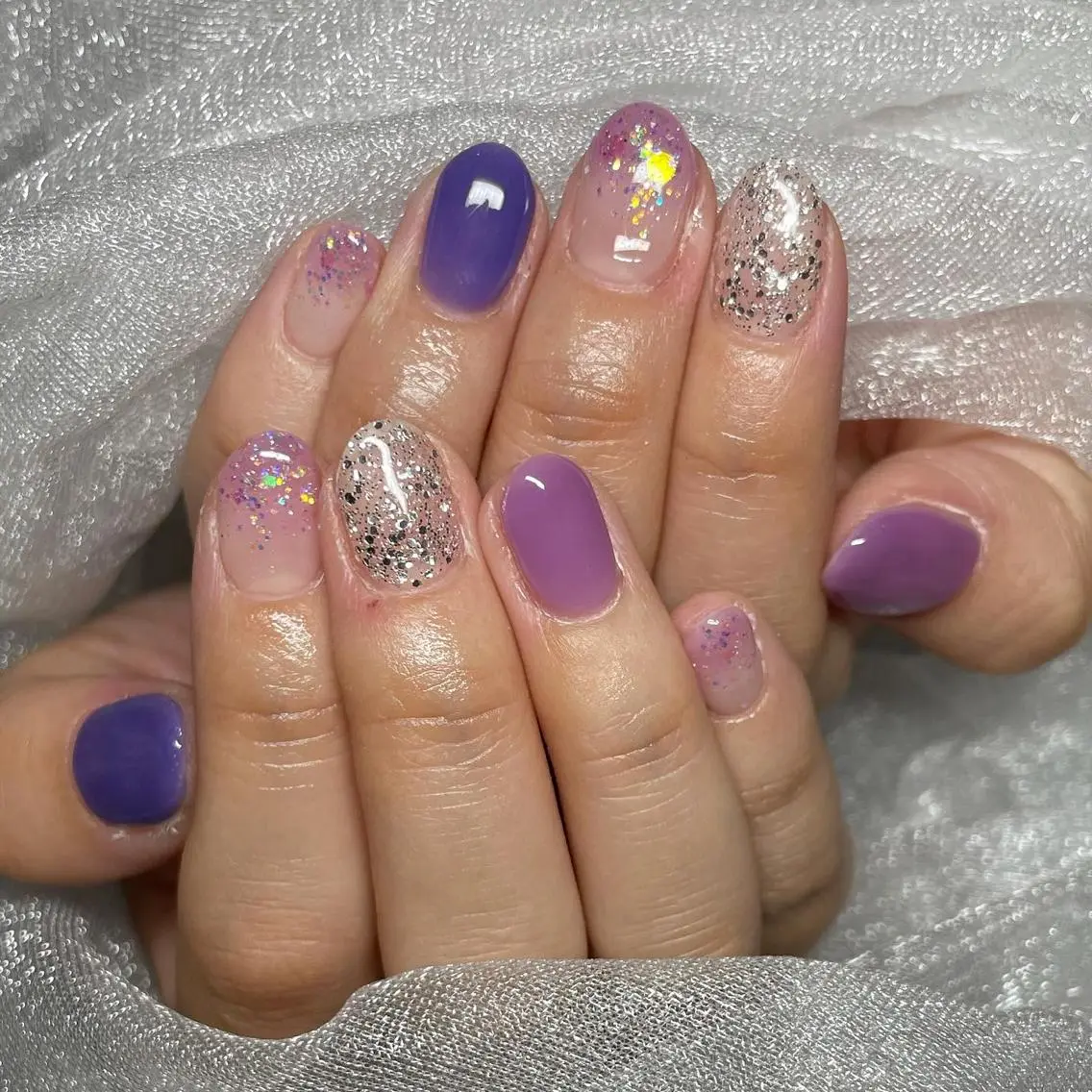 ネイル LAVISH 大和店 emi・:*+のネイルデザイン