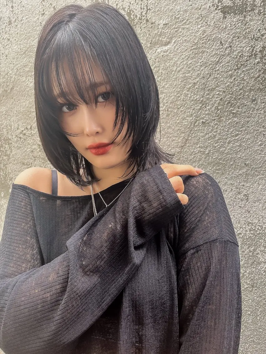 ミディアム カラー レイヤーカット ウルフカット カット ヘアカラー トリートメント Luana / 公式 / 大通のヘアスタイル