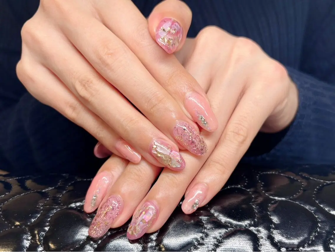 ジェルネイル💅✨マグネット・ラメグラデ✨オフ無し✨大人気のマグネットネイルも低価格でご用意しております💖の写真