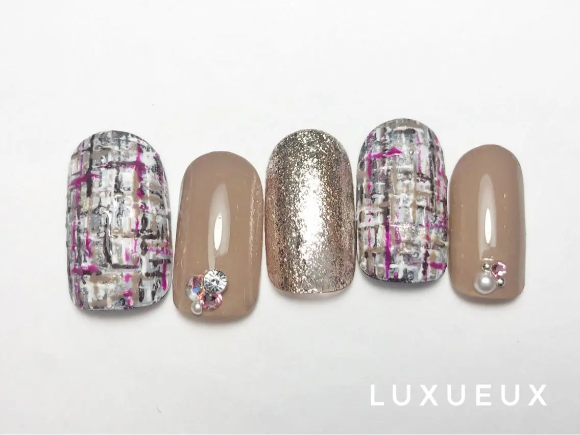 ネイル LUXUEUX春日店 (ルクソー)のネイルデザイン