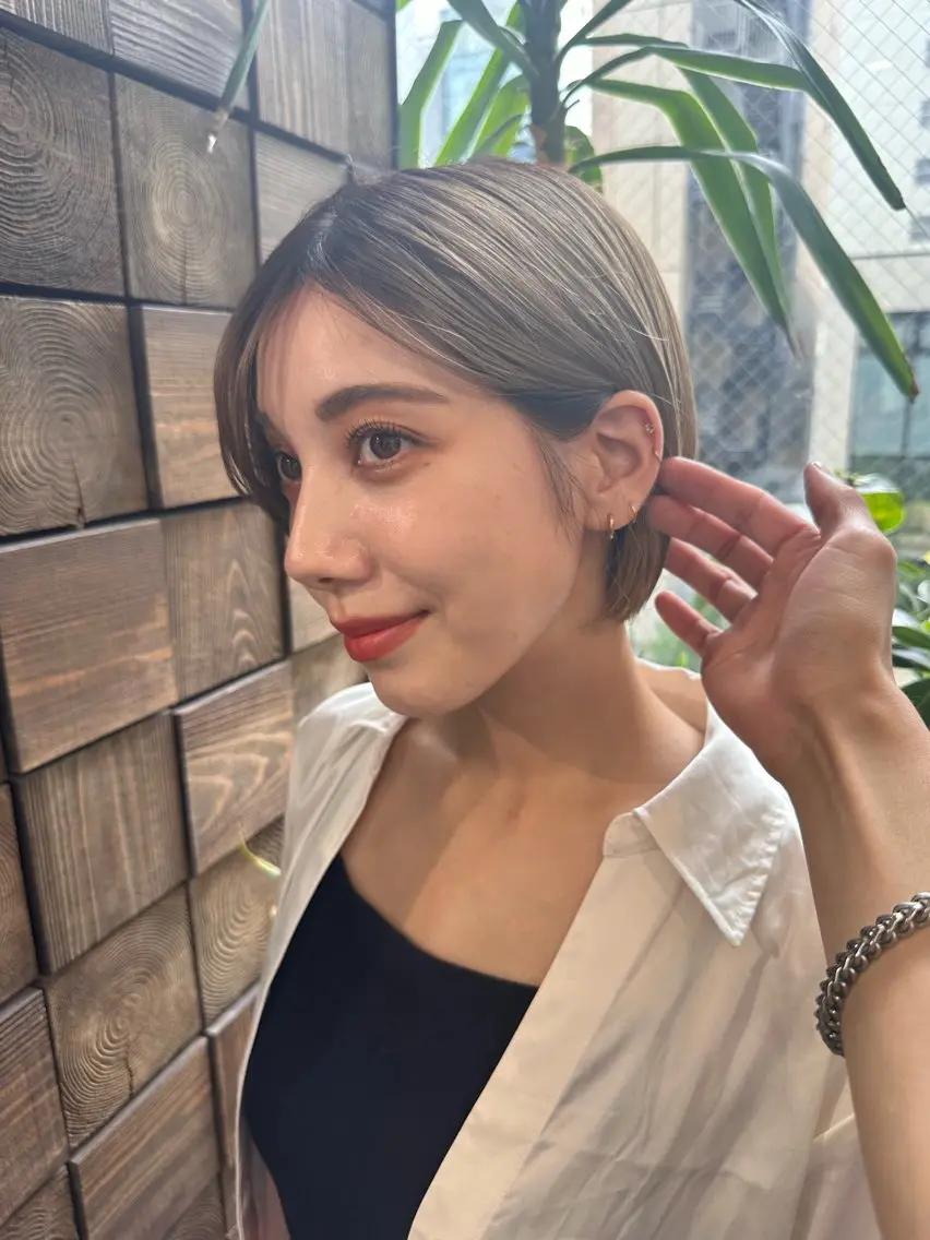 ショート カット ヘアカラー 齊藤政太 顔周り カット 透明感カラーのヘアスタイル