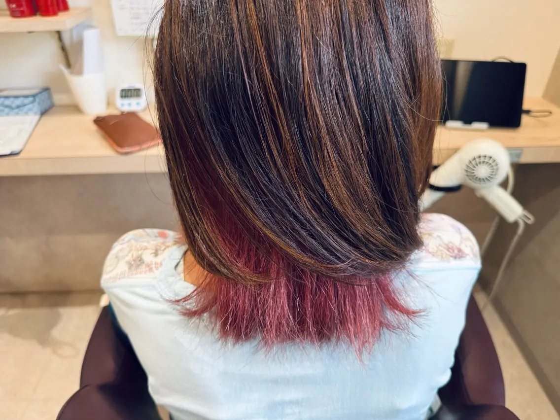 ミディアム カラー Erika [Simple]のヘアスタイル