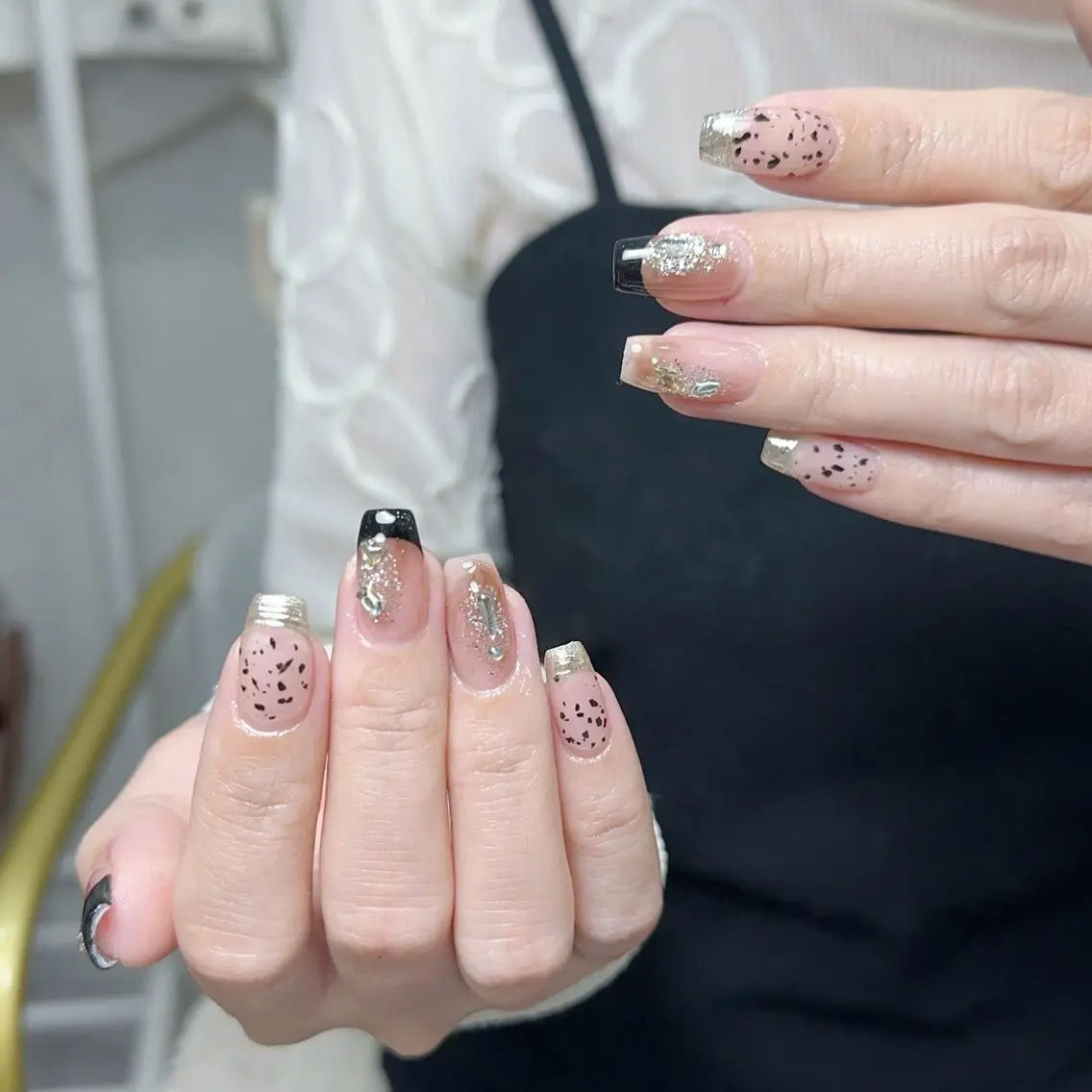ネイル チークネイル 長さ出し フレンチネイル ジェルネイル キラキラネイル ハンドネイル ハンドケア 🫧M. nailsのネイルデザイン
