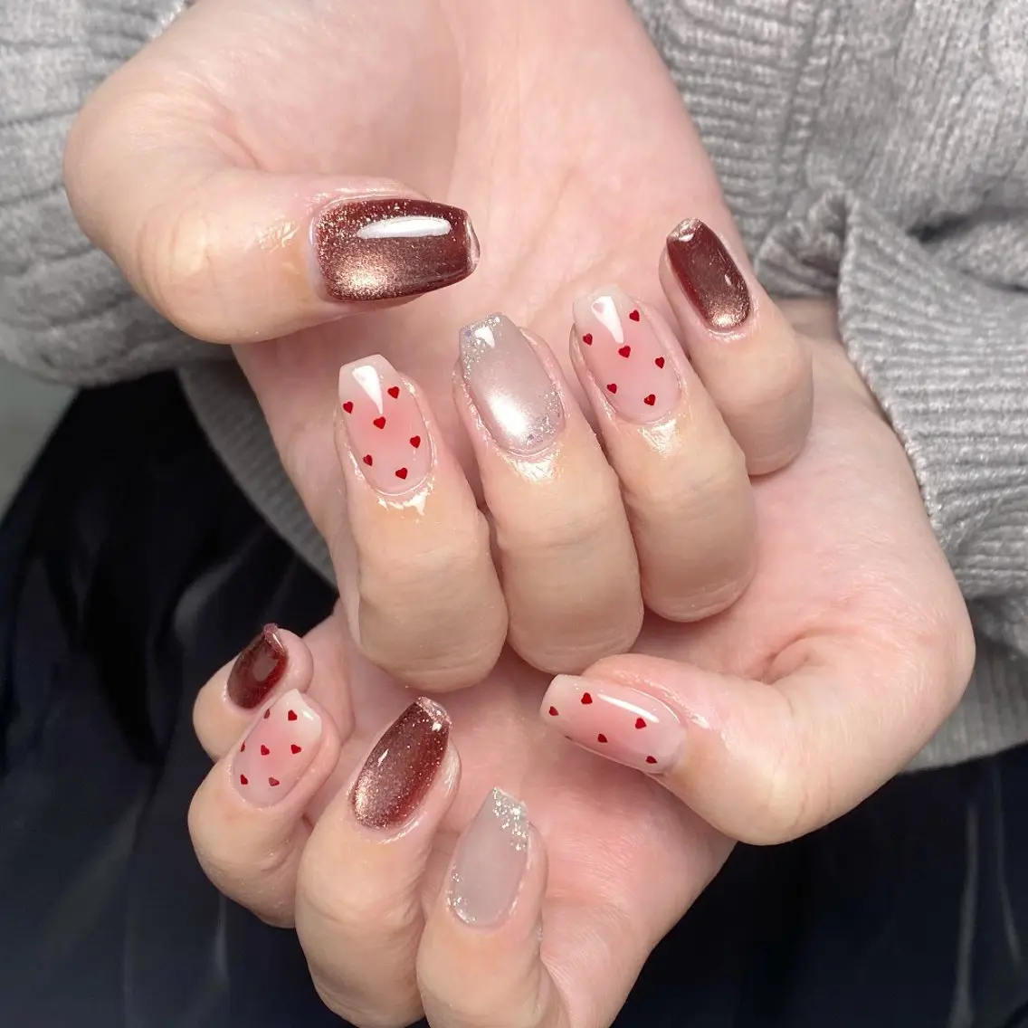 ネイル チークネイル フレンチネイル ジェルネイル ガーリー キラキラネイル ハンドネイル UM Nail Salonのネイルデザイン