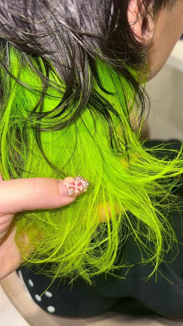 ショート カラー インナーカラー イエローカラー カット ヘアカラー 🌼デザインカラー 🌼kumicoのヘアスタイル