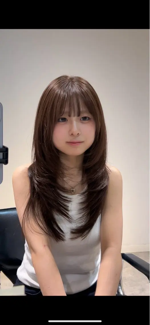 ロング 亀井 詩奈のヘアスタイル