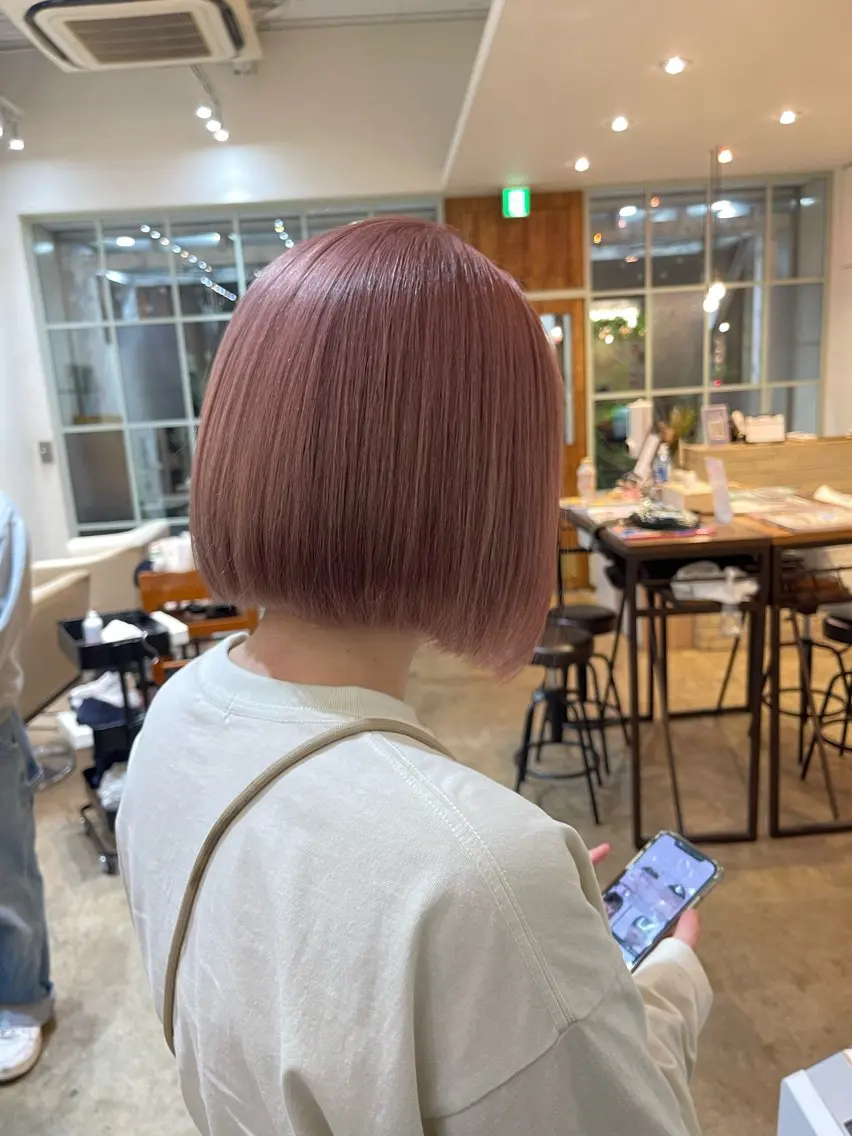 ショート 髪質改善| ブリーチ 絹髪🦋shukaのヘアスタイル