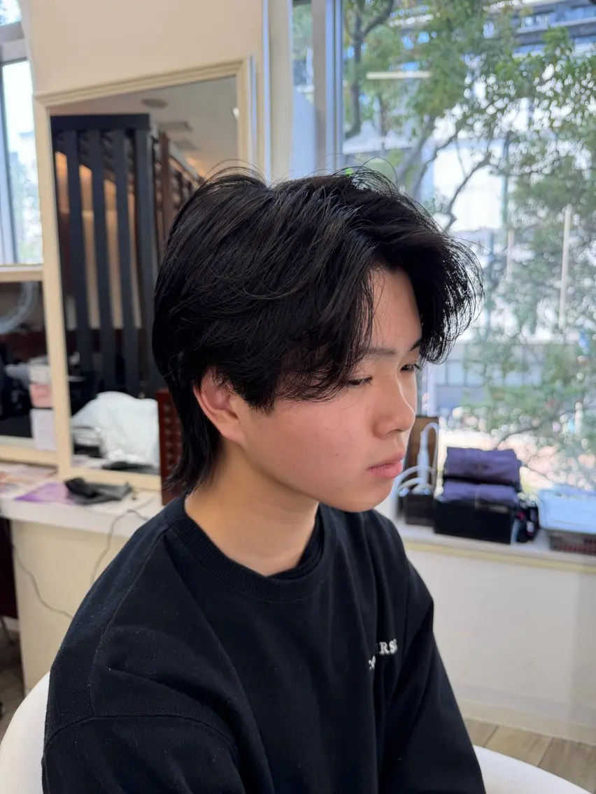 セミロング メンズ センターパート マッシュ メンズパーマ 波巻きパーマ メンズウルフカット 田村 猛のヘアスタイル