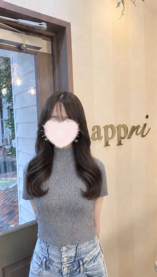 ロング カラー ヘアカラー トリートメント 茂木 陽菜のヘアスタイル