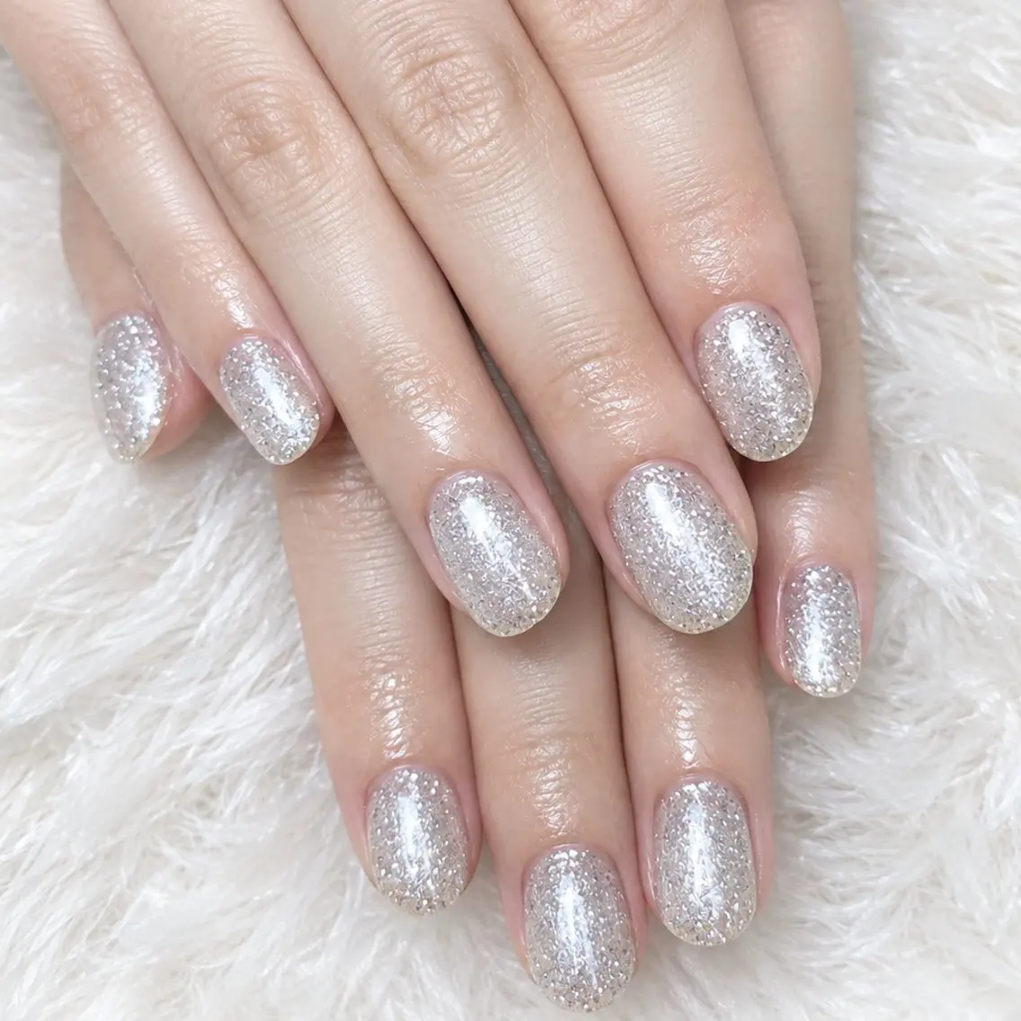 ネイル フラッシュネイル ホワイト ハンドネイル WB,nail 🤍 KOKORO のネイルデザイン