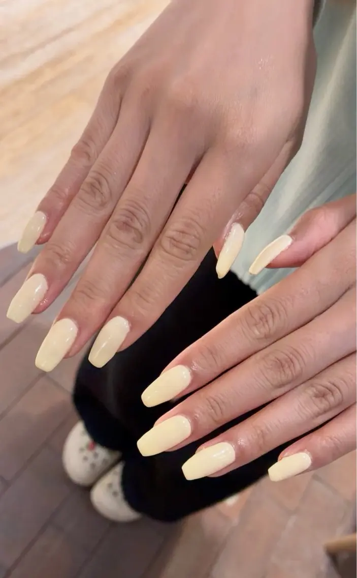 ネイル 黄色 モンタナ nailのネイルデザイン