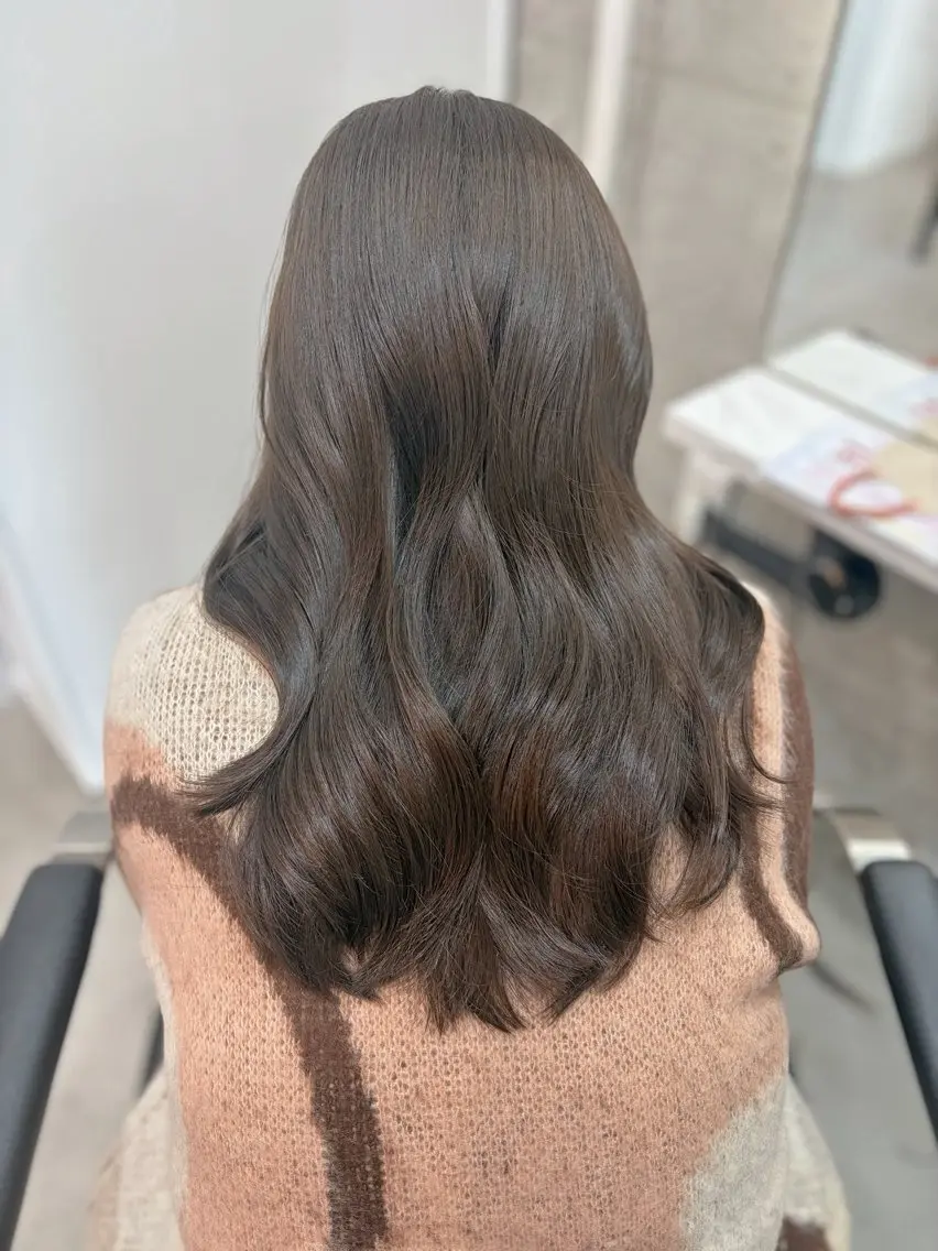 セミロング カラー 髪質改善 トリートメント カット ヘアカラー トリートメント 池田 華怜のヘアスタイル