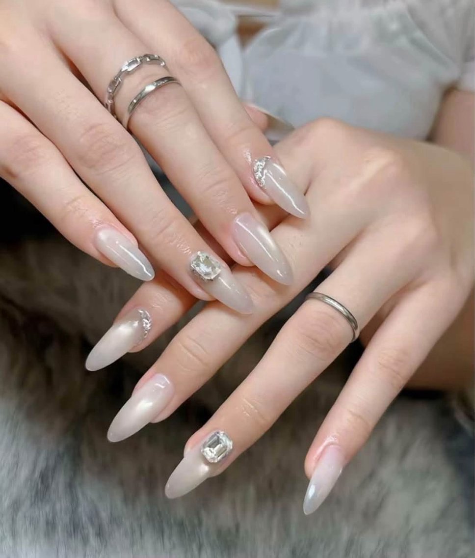 ネイル マグネットネイル EMI NAILSのネイルデザイン