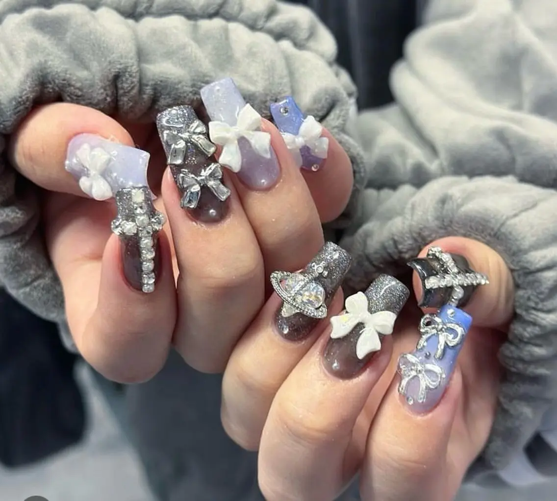 ネイル フレンチネイル ジェルネイル 韓国ネイル マグネットネイル マグネットフレンチ akina nailsのネイルデザイン