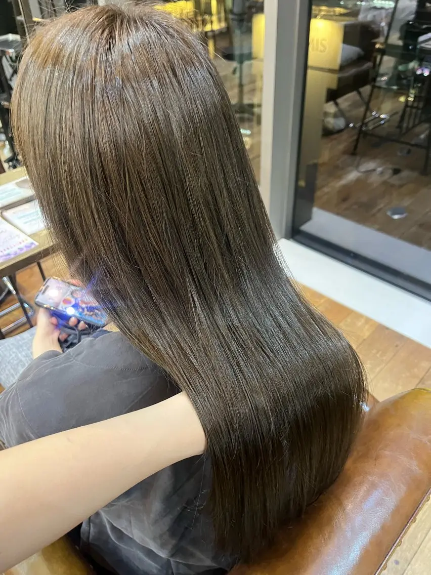 カラー 透明感カラー オリーブカラー 東茉央/ブリーチ /パーマ🧸銀座のヘアスタイル