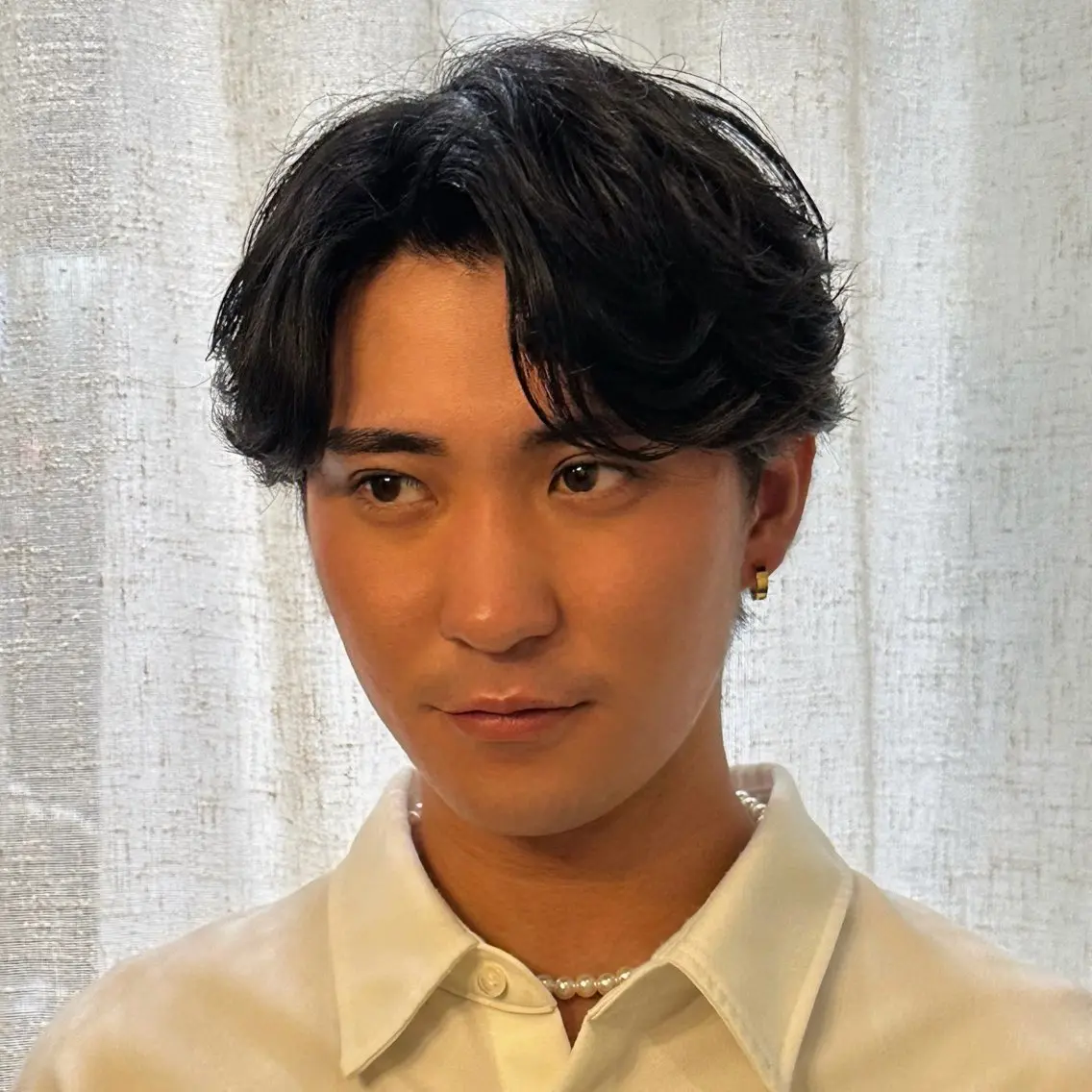 ミディアム メンズ センターパート マエダルイ🌐 レイヤースタイルのヘアスタイル