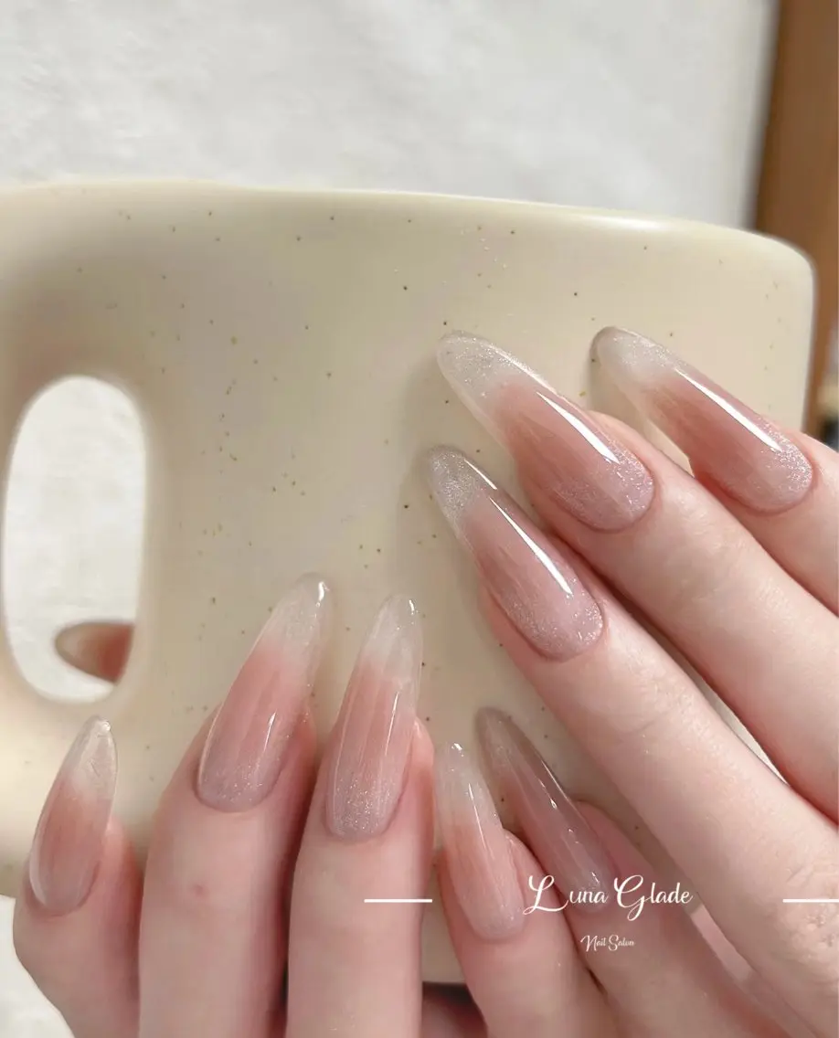 ロング 韓国風ヘア ハンドネイル Luna Gladeのネイルデザイン