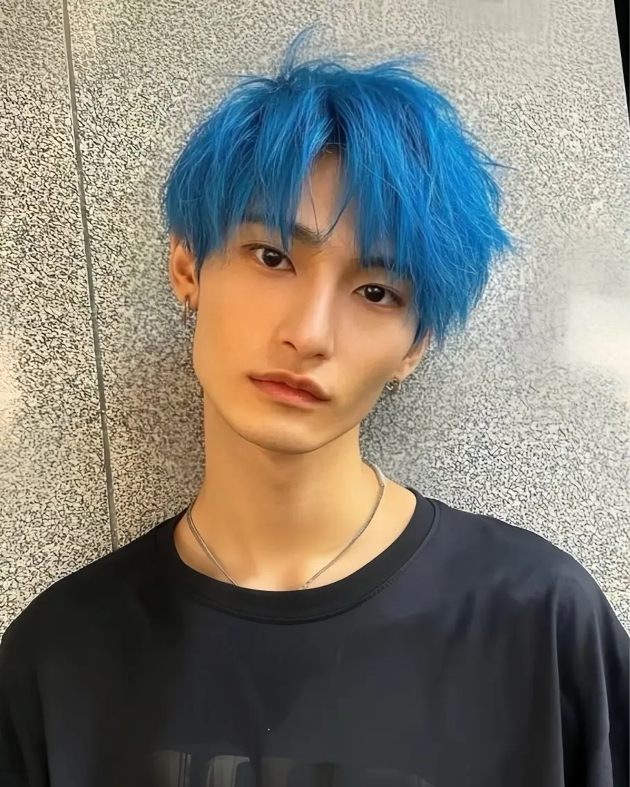 ショート メンズ メンズブリーチ カット ヘアカラー パーマ ヘアセット メンズハイトーン メンズバレイヤージュのヘアスタイル