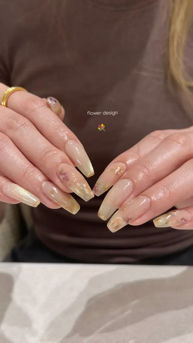 ネイル フラワーネイル キラキラネイル ニュアンスネイル ハンドネイル nail salon moiのネイルデザイン