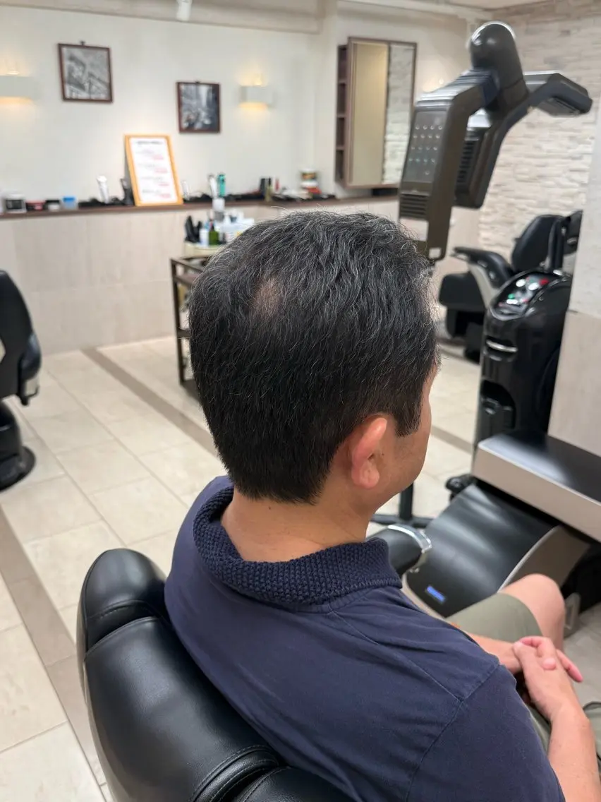 ショート メンズ センターパート 刈り上げ メンズベリーショート ベリーショート ショートヘア カット ヘアセット フルハタヒロト 六本木理容師のヘアスタイル