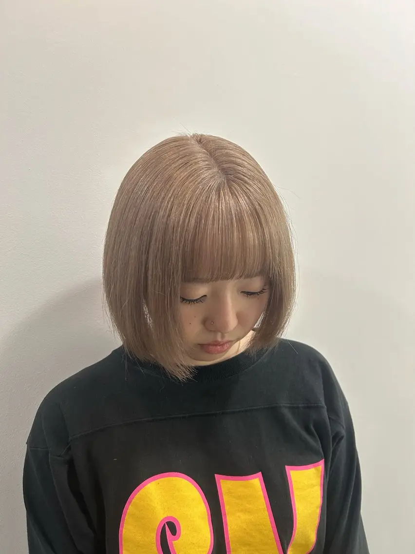 ショート カラー ブリーチ ハイトーンカラー ヘアカラー 金澤 希空のヘアスタイル