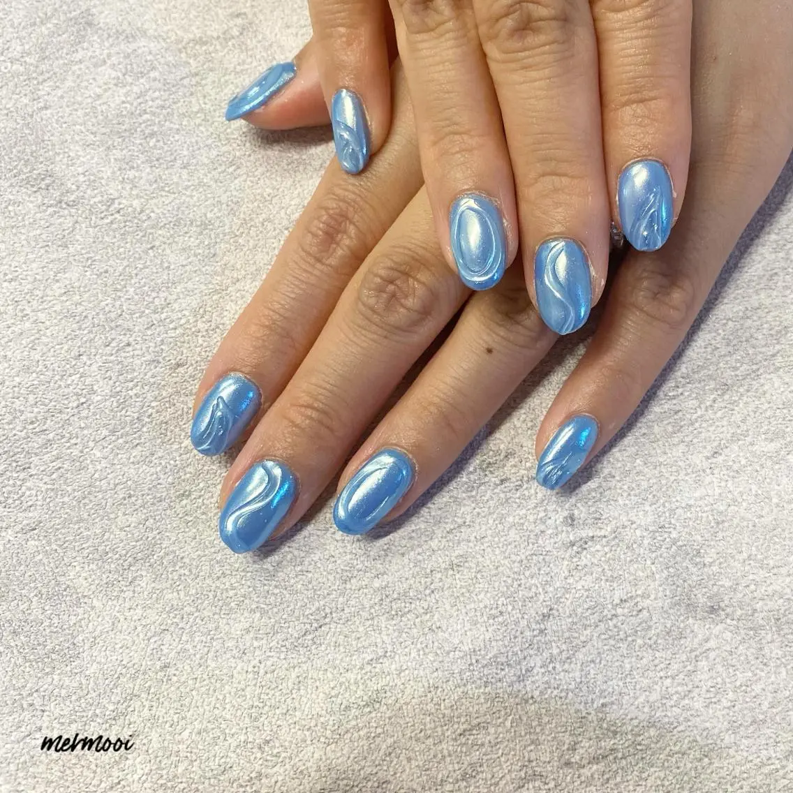 ネイル オーロラネイル ブルー ミラーネイル ニュアンスネイル ワンカラーネイル mermooi nailのネイルデザイン