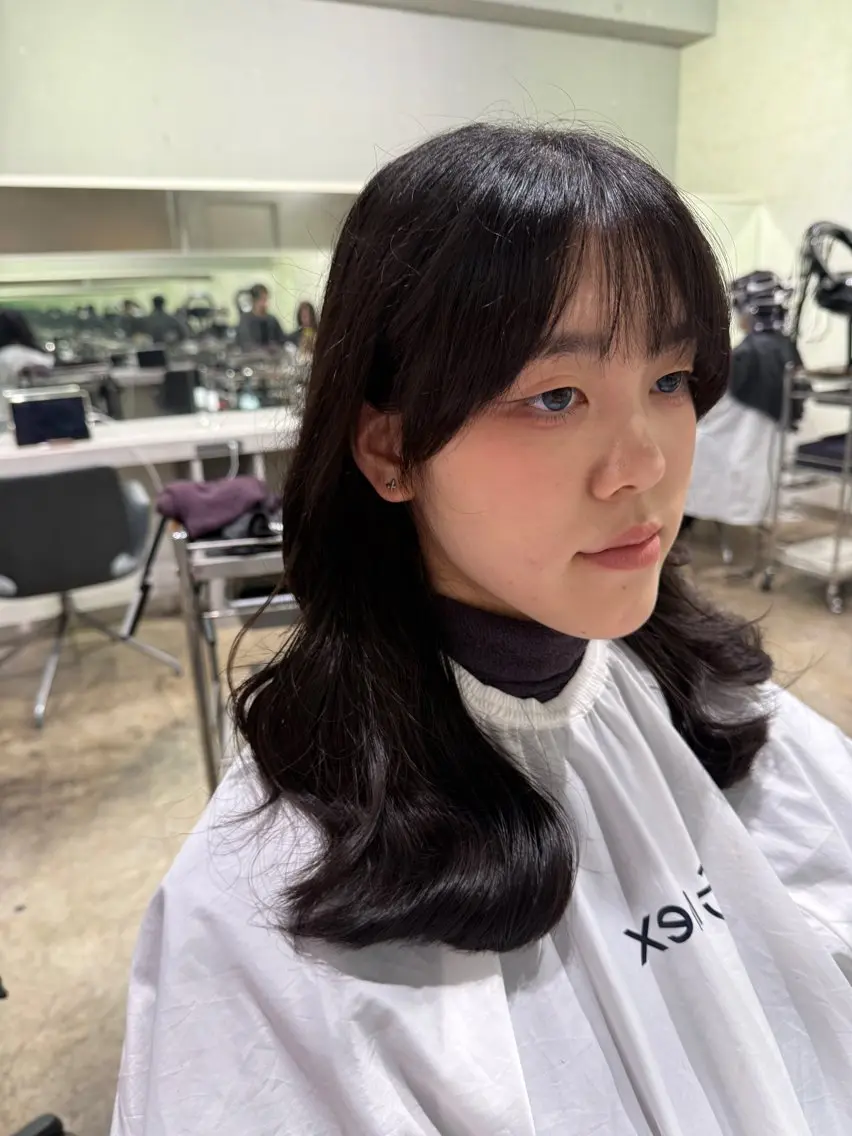 ミディアム カット パーマ 透明感カラー/ 表参道/こはるのヘアスタイル