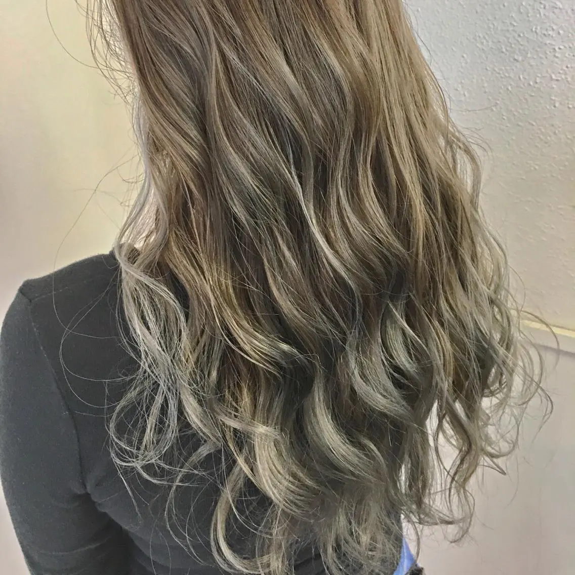 ロング カラー グレージュ ハイライトカラー ハイライト カット ヘアカラー トリートメント 髪質改善/美髪矯 正ヤマモトハルキのヘアスタイル