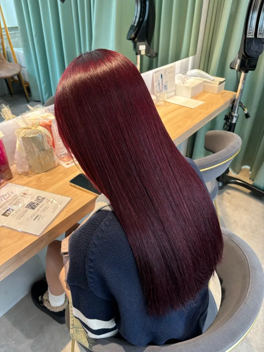 ロング カラー ボルドーカラー レッドカラー りあの🎀 /暖色カラー🍒のヘアスタイル