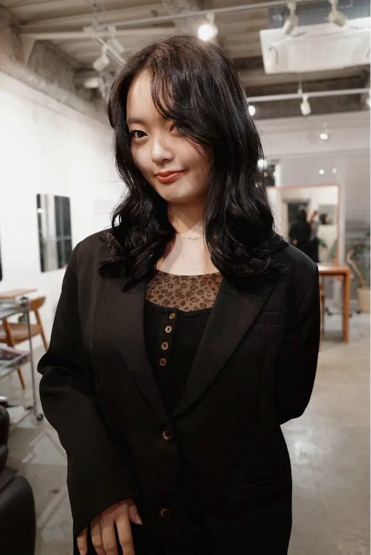 ロング カラー 黒髪 透明感カラー 池田柑美/オリーブ /透明感カラーのヘアスタイル