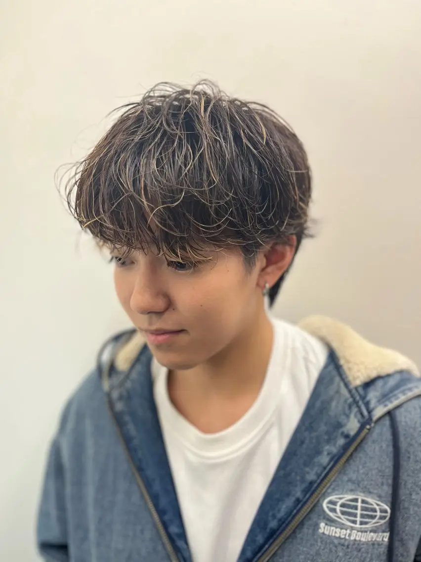 ショート パーマ メンズ カット パーマ 下野 悠也のヘアスタイル