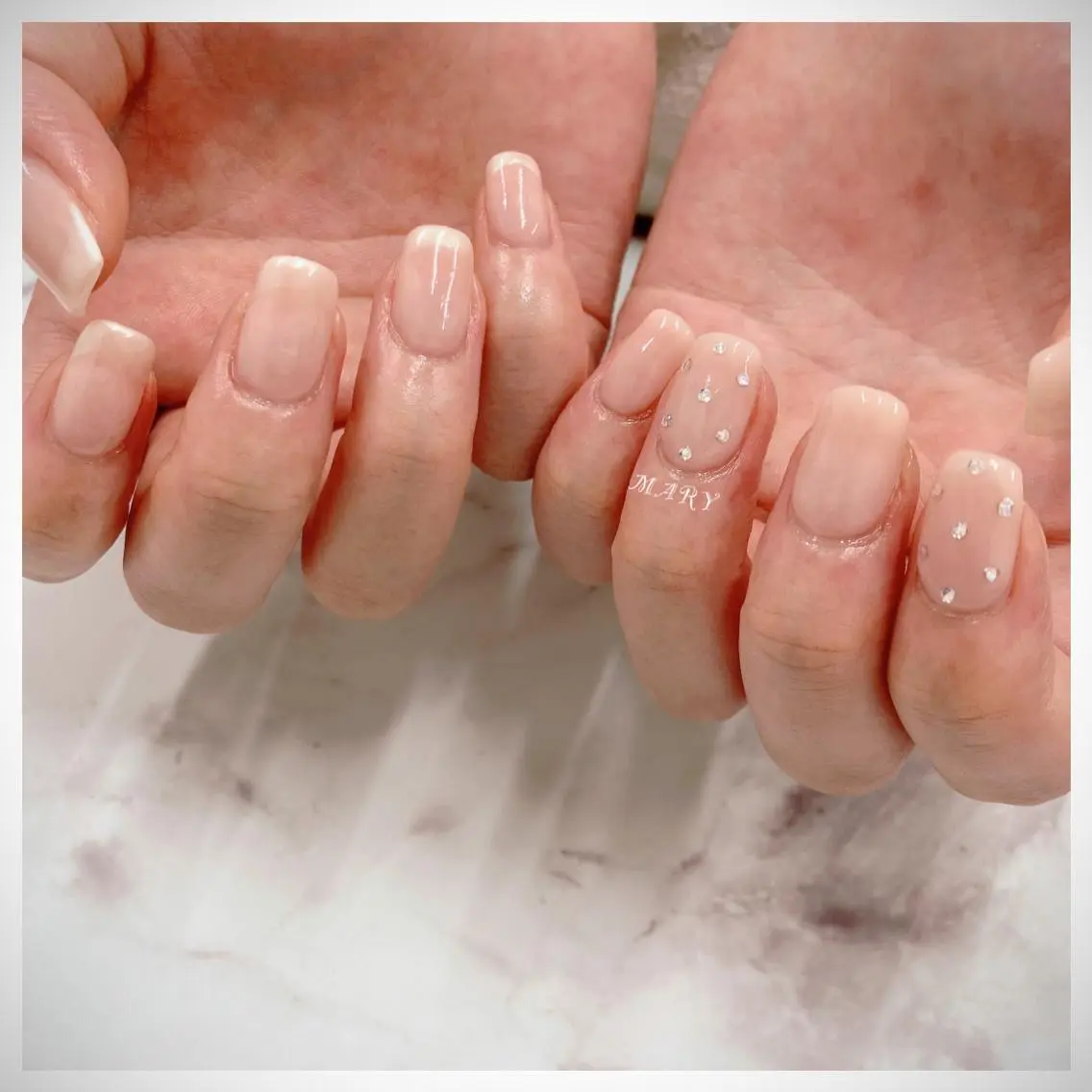 ネイル オーロラネイル フレンチネイル ニュアンスネイル ワンカラーネイル ハンドネイル Mary nail .narumiのネイルデザイン