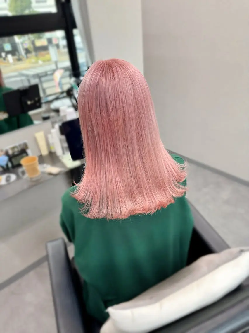 セミロング カラー ブリーチ ピンクカラー ヘアカラー Okayu .のヘアスタイル