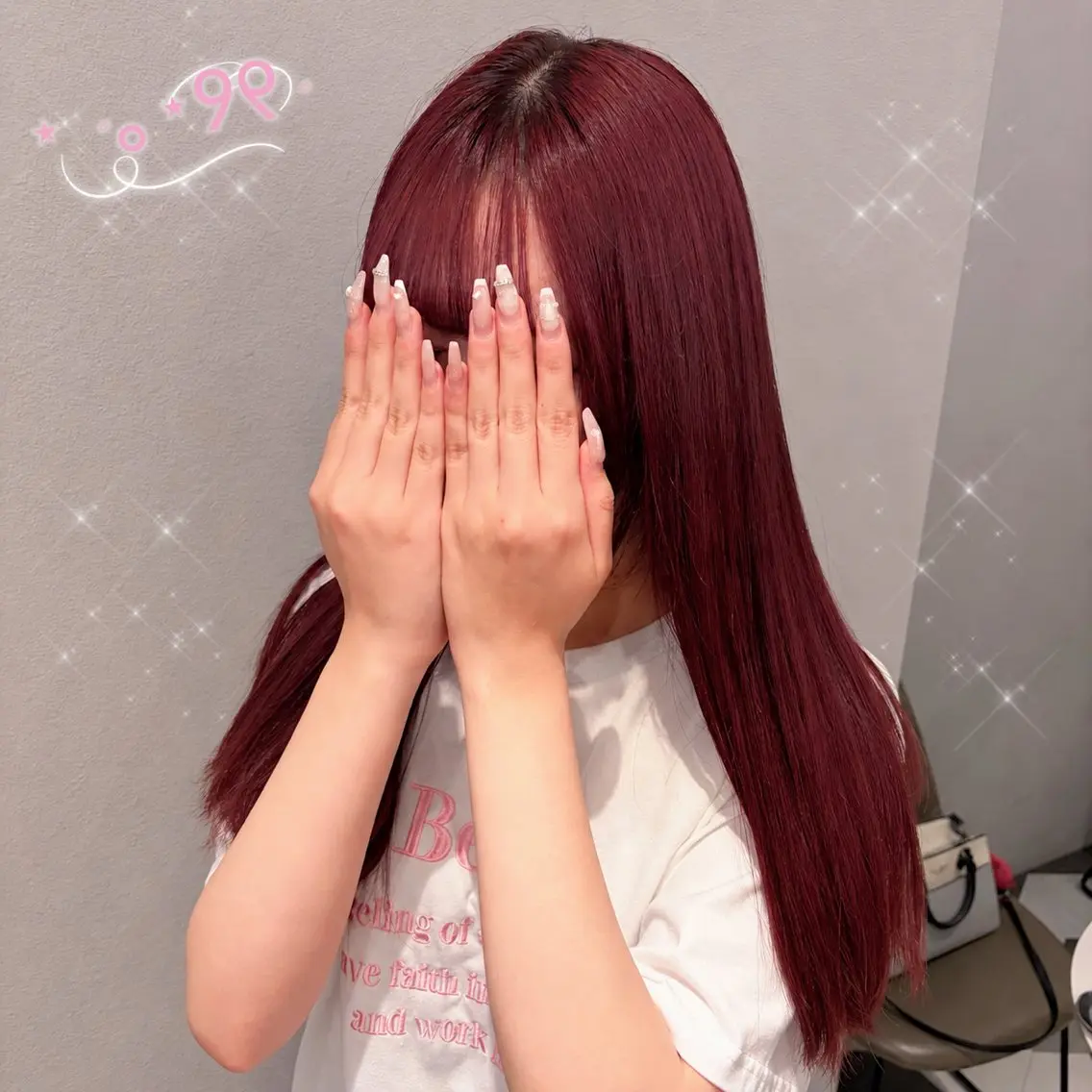 ロング カラー ブリーチ カシス レッドカラー カット ヘアカラー 顔周り/ガーリー /ヘアメ/あつはのヘアスタイル