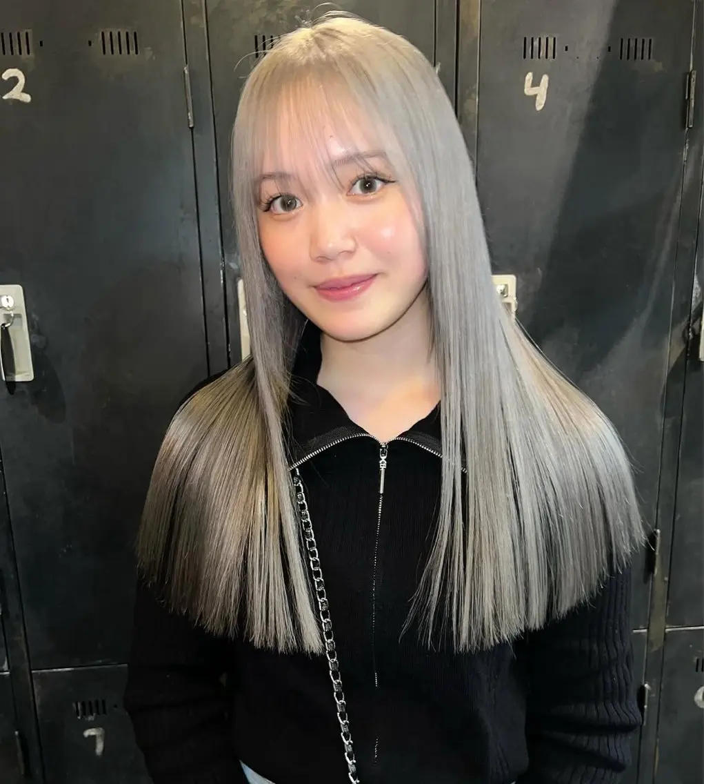 ロング カラー 海外レイヤー/ ブロンドKazuhaのヘアスタイル