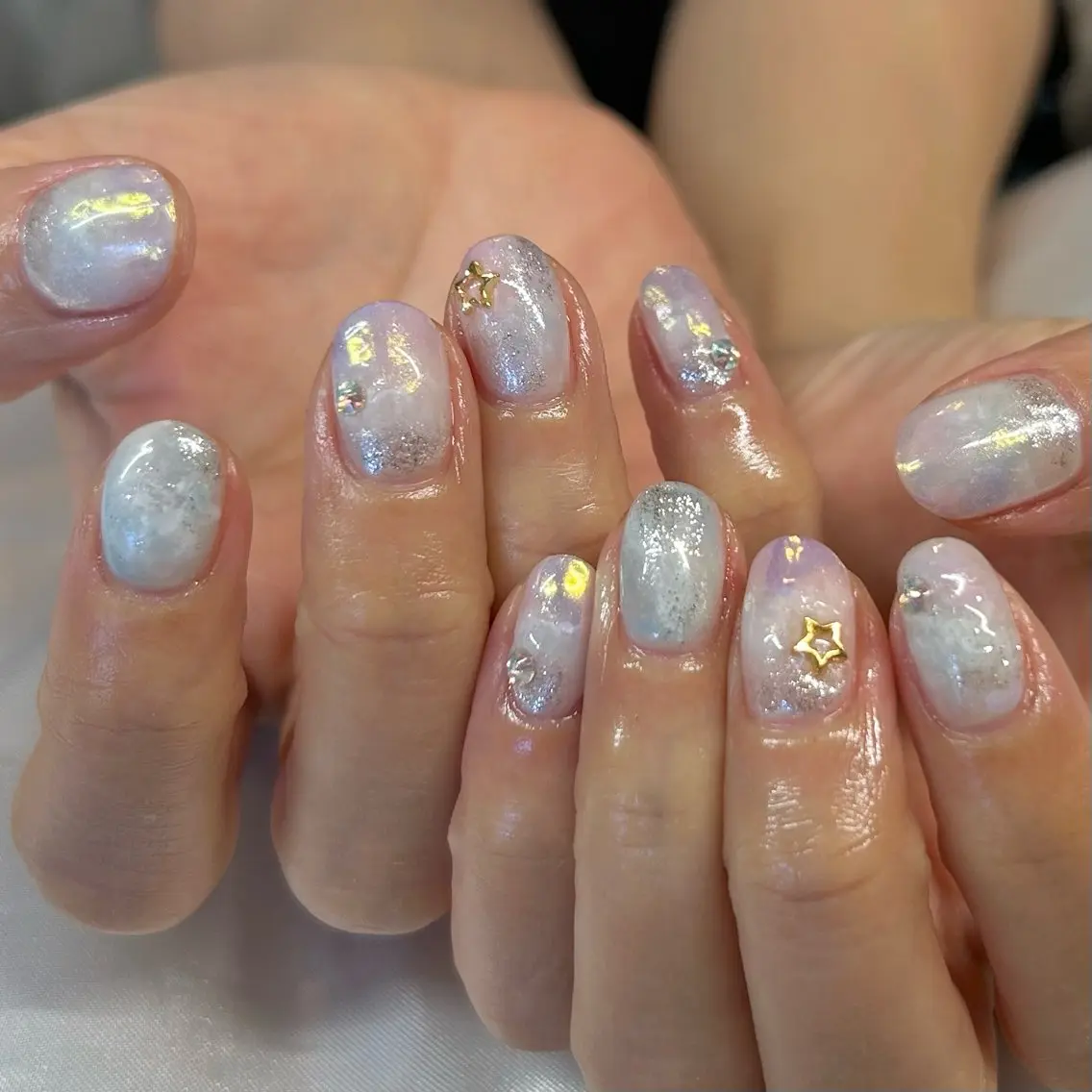 ネイル キラキラネイル パステルネイル shine'an fuka🌿🫧のネイルデザイン