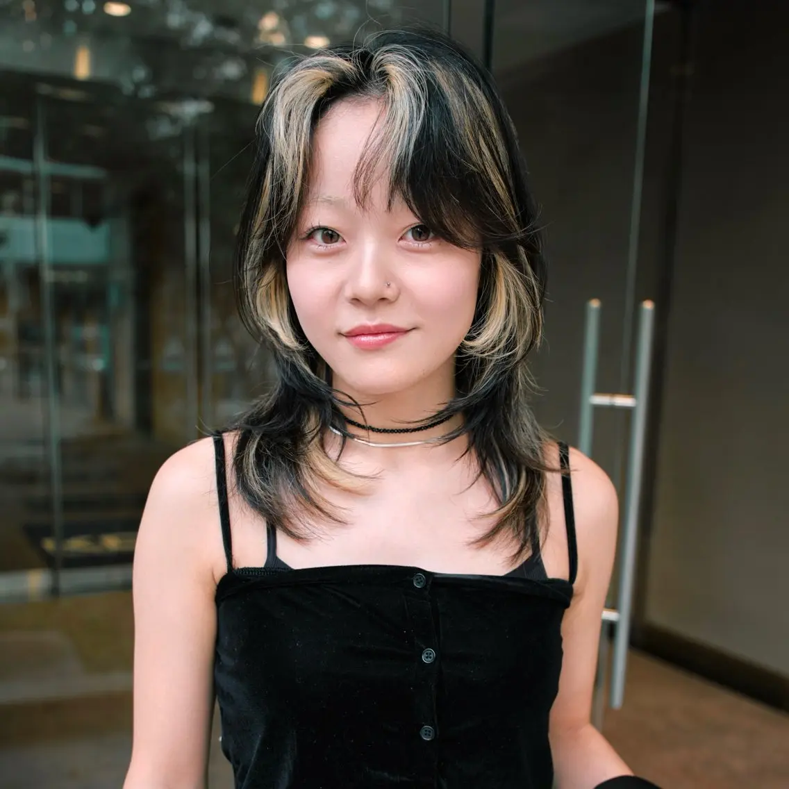 ミディアム ミディアムレイヤー レイヤーカット 小顔カット カット トリートメント 東山 涼嘉のヘアスタイル