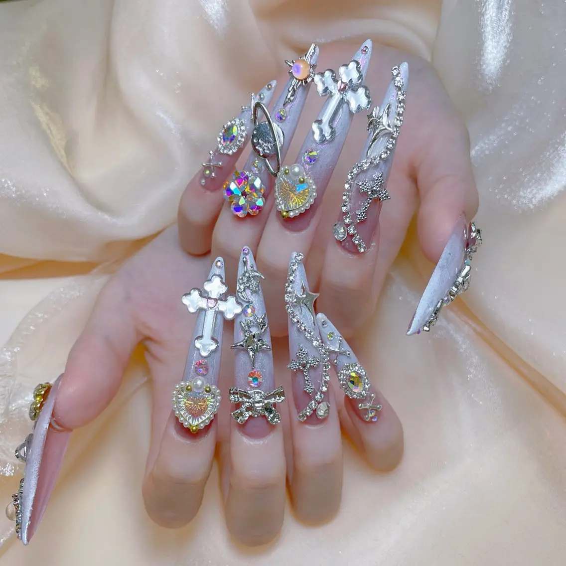 ネイル オーロラネイル チークネイル ハート マグネットネイル スカルプネイル 💅ネイル✨ プリンセスのネイルデザイン
