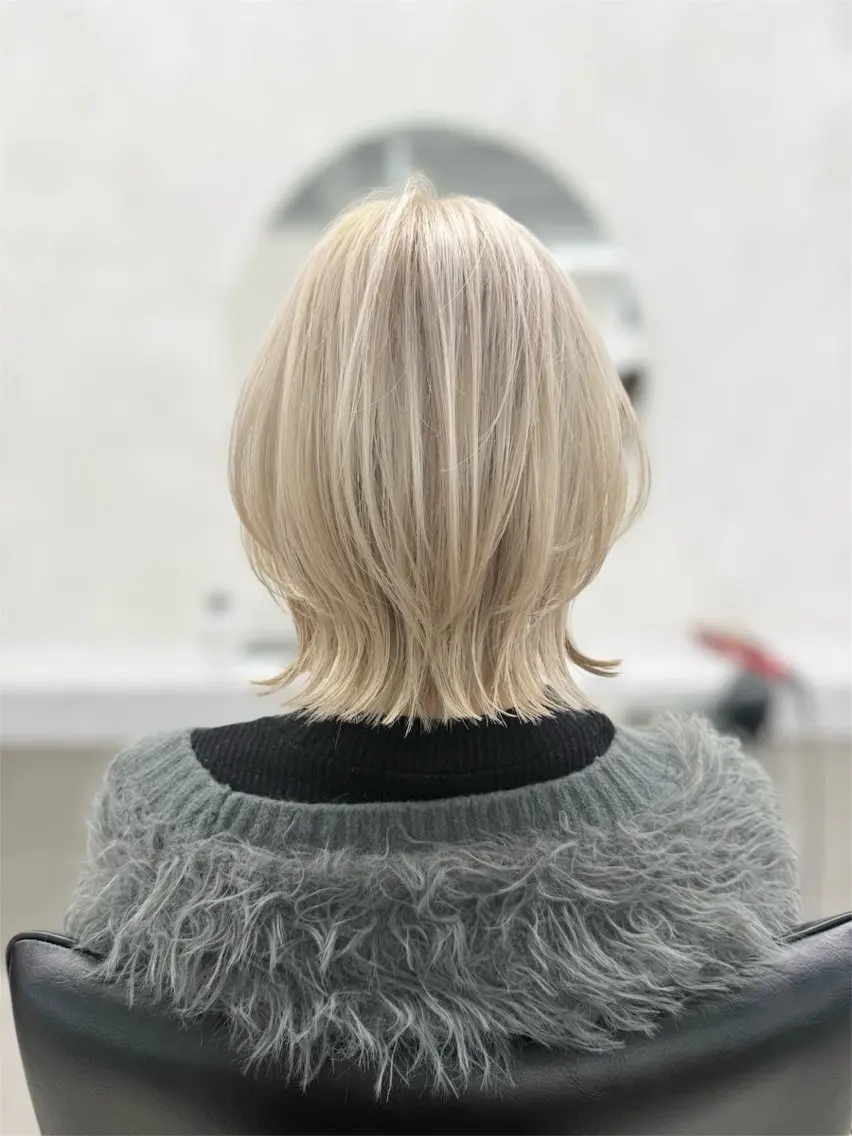 ミディアム ヘアカラー レイヤー/ハイトーン 🍎森貝洋亮🍎のヘアスタイル