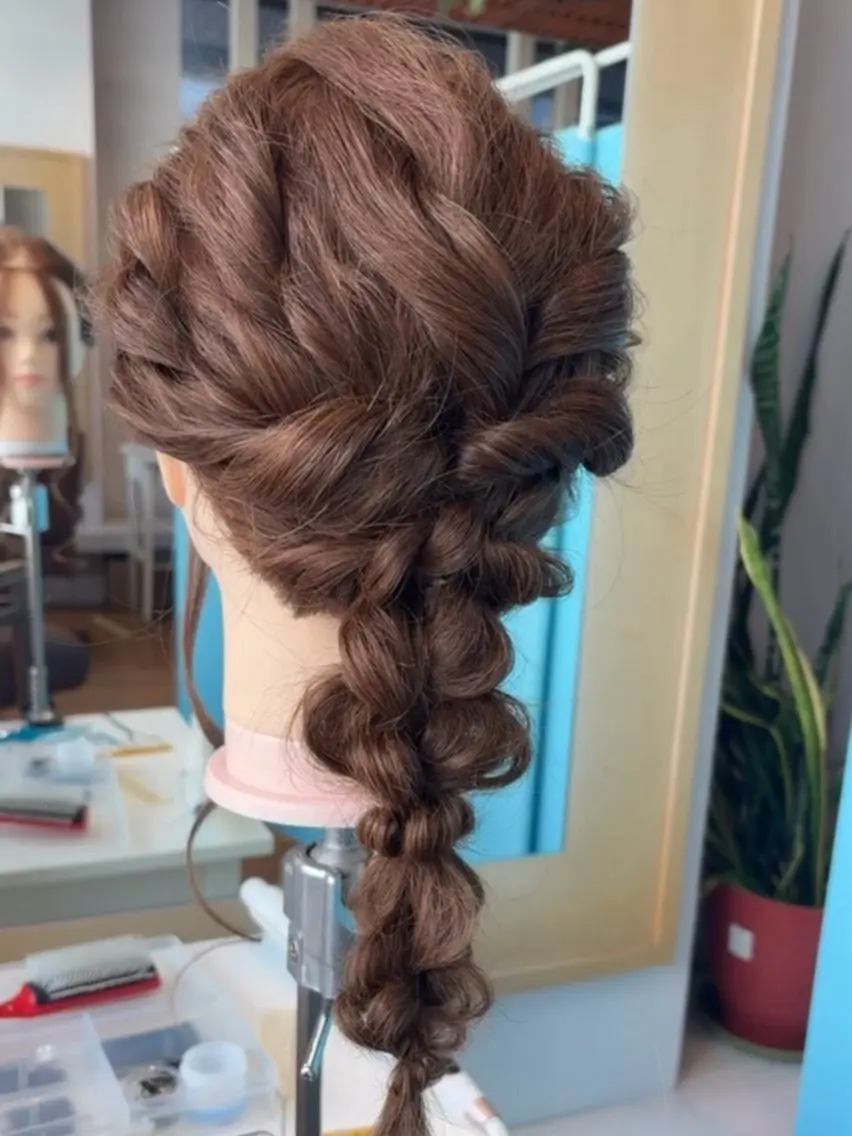 ヘアアレンジ ヘアセット 加藤 沙望のヘアスタイル