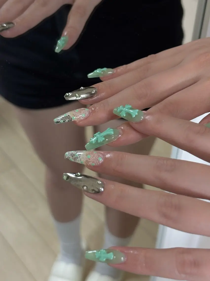 ネイル キラキラネイル 韓国ネイル マグネットネイル 夏ネイル ワンホンネイル ハンドネイル Sully Nail  Labのネイルデザイン