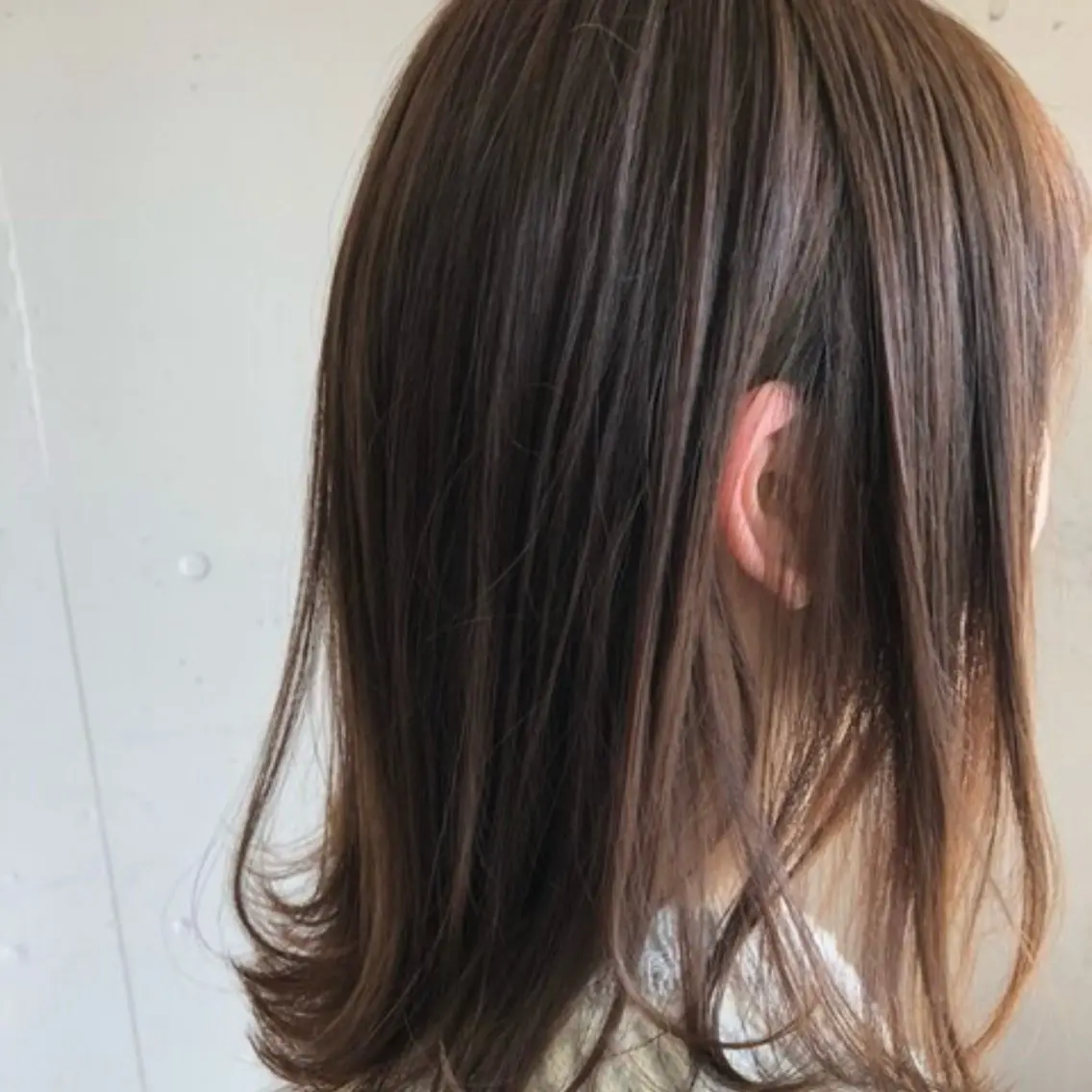 ミディアム カット 近藤 優羽のヘアスタイル
