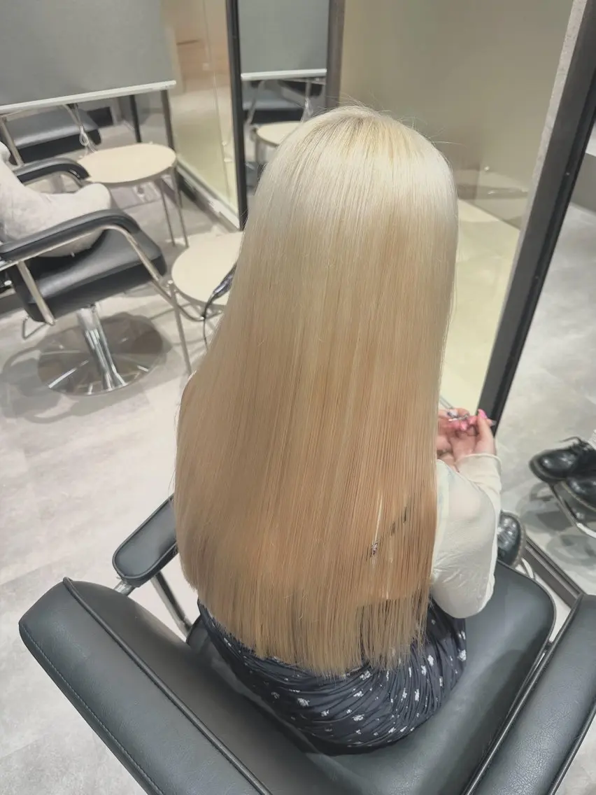 ロング カラー ヘアカラー ハイトーン･髪質改善 MIOKAのヘアスタイル
