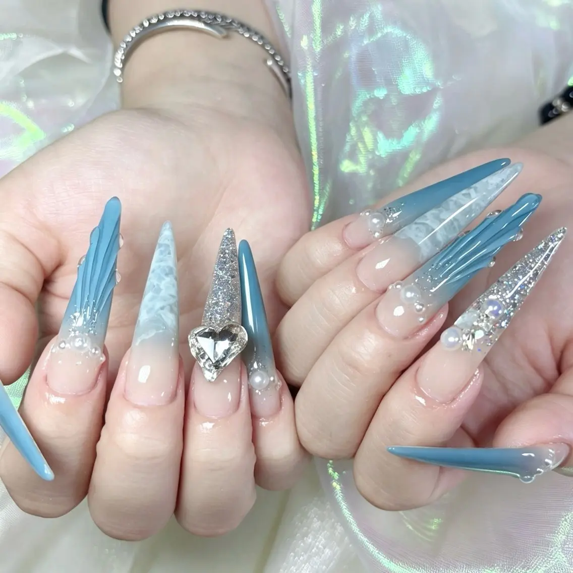 ネイル 長さ出し グラデーション ラメ(グリッター) ラメグラデーション ロングネイル ハンドネイル Plouta Nailsalonのネイルデザイン