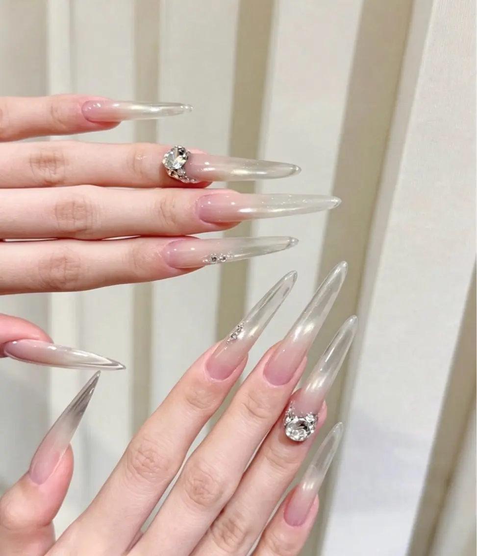 ネイル ハンドネイル Luna Gladeのネイルデザイン