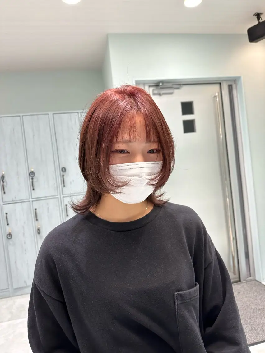 ミディアム カラー 顔周りカット ウルフカット 中川 茜里のヘアスタイル