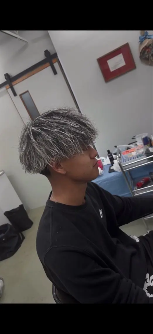 ミディアム カラー パーマ ブリーチ メッシュ ヘアカラー ibuki カット✂️パーマ🌀のヘアスタイル